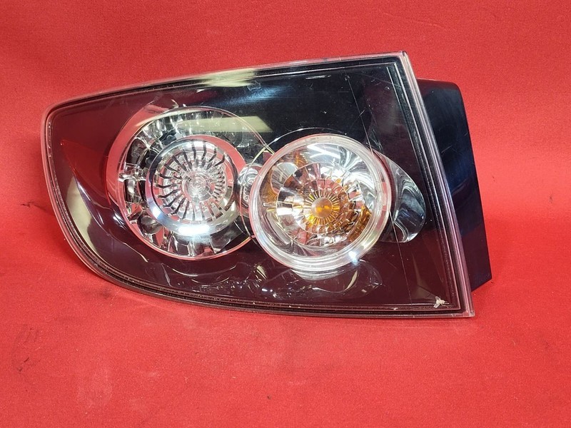 2007-2009 Mazda Mazda3 SEDAN Quarter Mounted LEFT DRIVER Tail Light Lamp LED