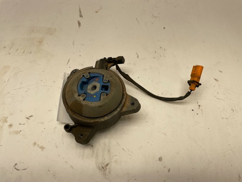 2012 AUDI A8 L TRANSMISSION LEFT SIDE MOUNT SUPPORT OEM