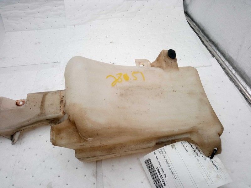 Used Washer Fluid Reservoir fits: 2001 Gmc Yukon xl 1500 w/low level indicator G