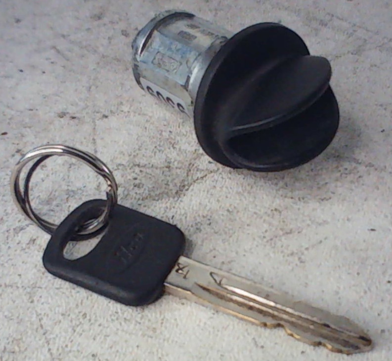 2003-2008 Ford Crown Victoria Ignition Switch Lock Cylinder Assembly w/1 Key OEM