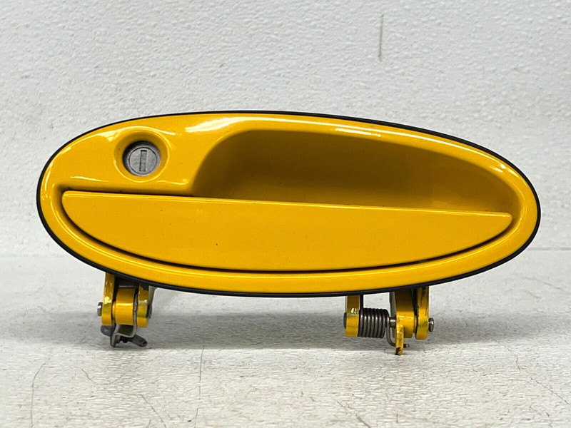 ⭐1997-2004 CHEVY CORVETTE C5 FRONT LEFT EXTERIOR DOOR HANDLE YELLOW OEM LOT2494