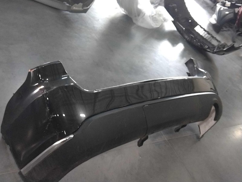 2014 Dodge Durango OEM Rear Bumper Assembly Black 52124606AF 153K Miles