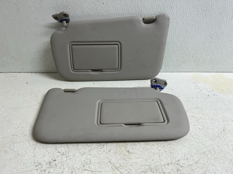 2011 Nissan Leaf Sun Visor Pair Grey Cloth Mirror Left Right Visors Driver Pass