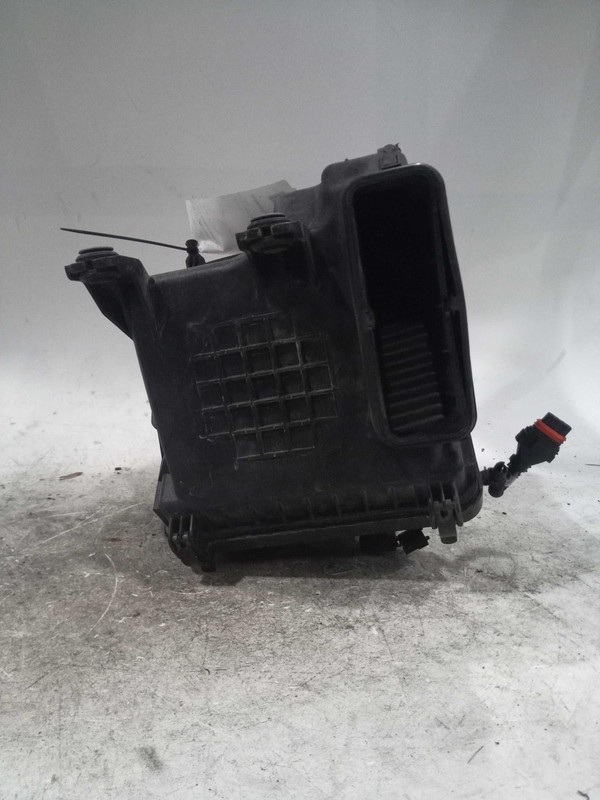 Used Air Cleaner Assembly fits: 2016 Kia Cadenza 3.3 Grade A