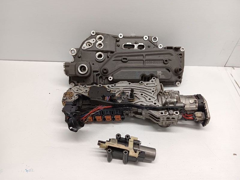 2024 Range Rover Sport SV Transmission Valve Body Internal Mechanism Control OEM
