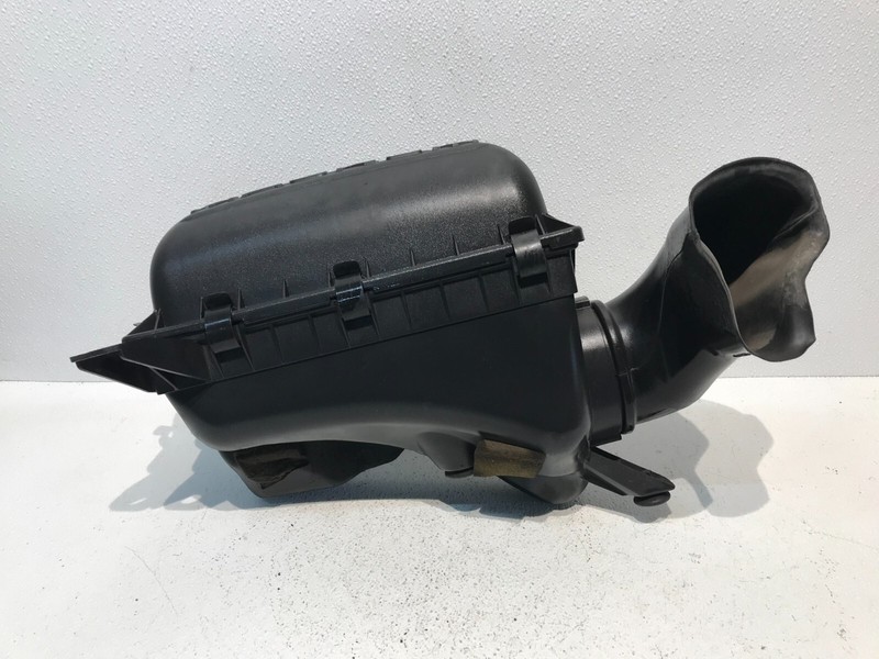 00-04 Dodge Dakota V8 Air Cleaner Filter Box OEM