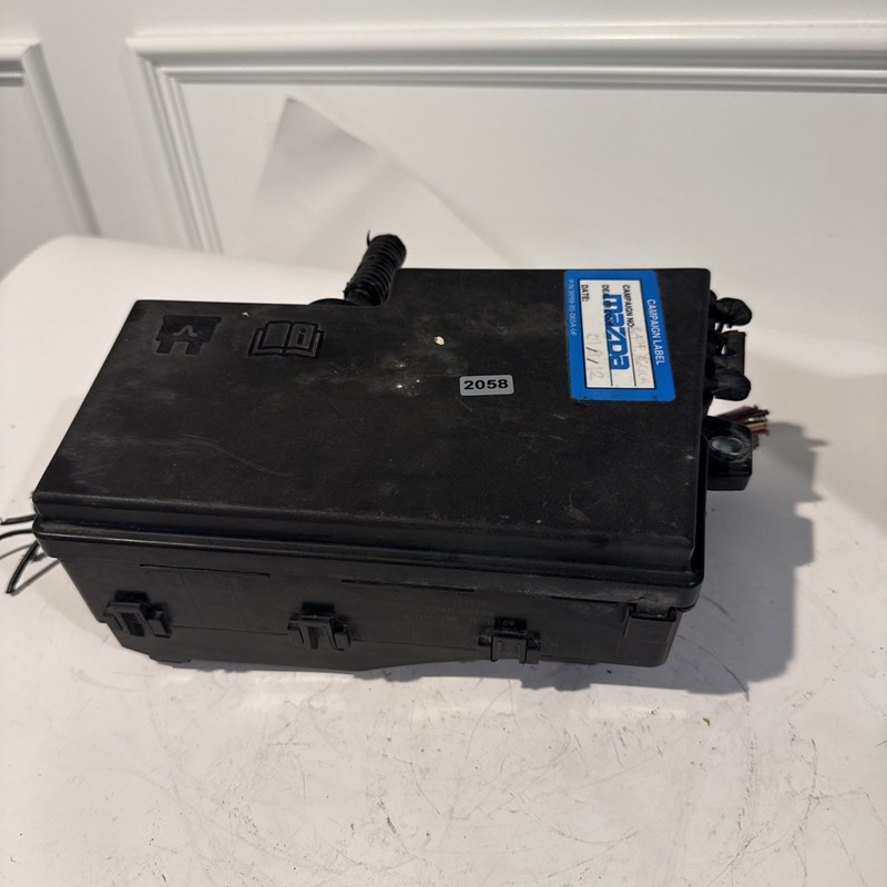 04 05 06 07 08 09 Mazda 3 3M5T-14A142-AB Fusebox Fuse Box Relay Unit Module