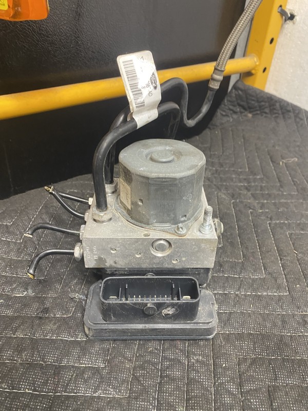 2014 Ford Taurus Limited ABS OEM