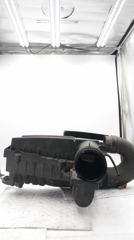 Used Air Cleaner Assembly fits: 2015 Volkswagen Jetta 1.8L engine ID CPKA Grade