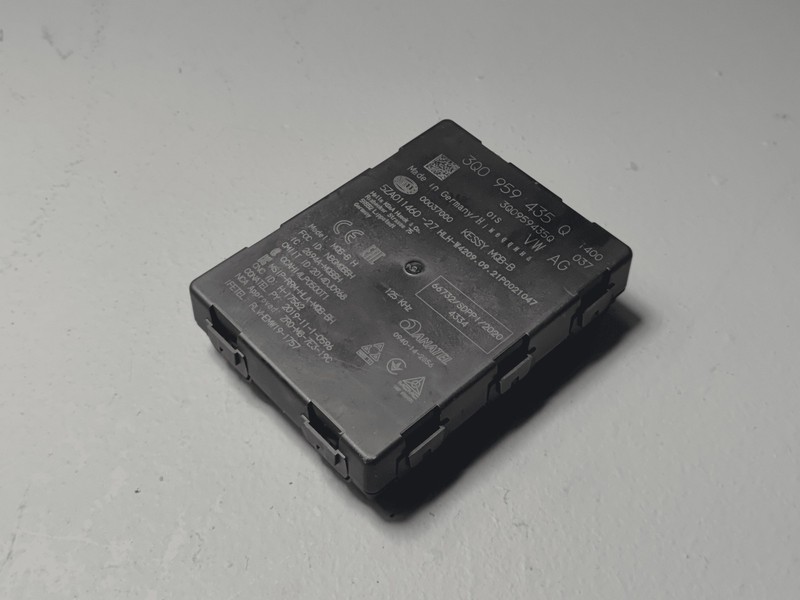 2018-2023 VOLKSWAGEN ATLAS KEYLESS PASSIVE ENTRY CONTROL MODULE OEM
