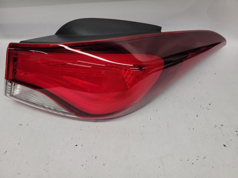 14-'16 HYUNDAI ELANTRA Right Passenger Taillight OEM Grade B Condition!
