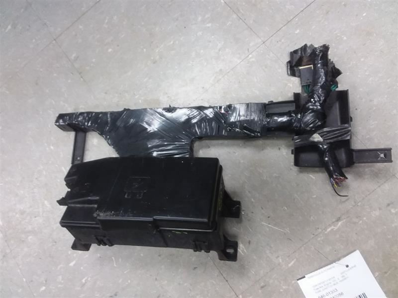 Fuse Junction Box Engine Fits 06-07 DTS 15925611