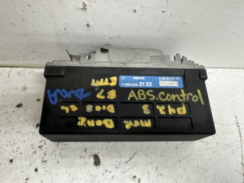 1987-1989 Mercedes 260E ABS Anti Locking Brakes Control Module Computer Brake