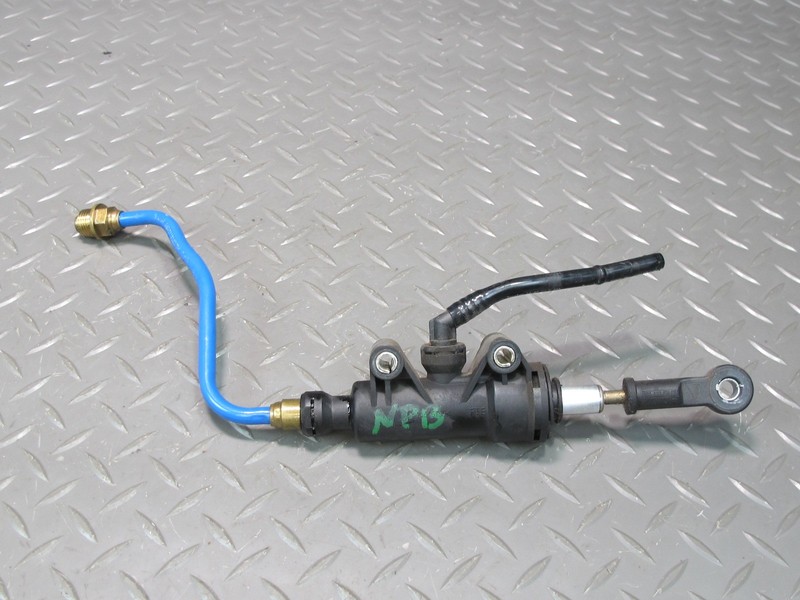 1997-2004 PORSCHE BOXSTER 986 MANUAL TRANSMISSION CLUTCH MASTER CYLINDER W PIPE