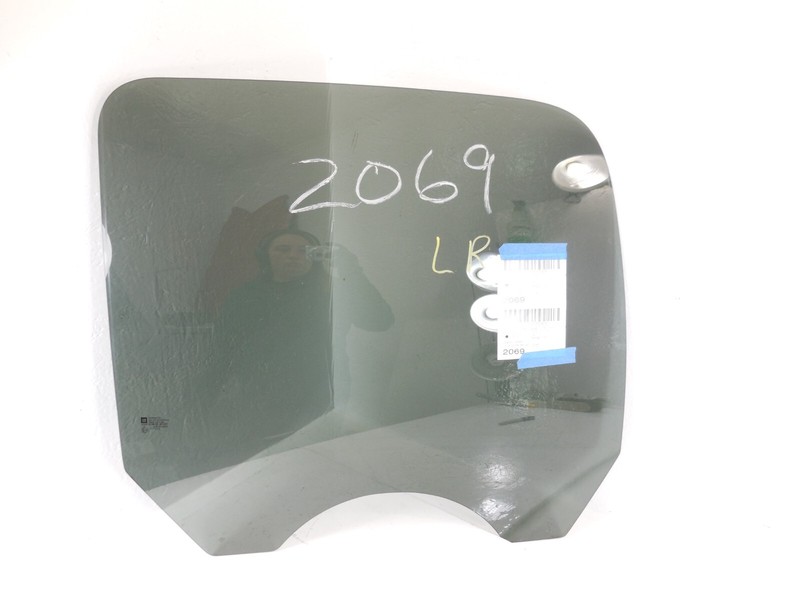 Chevrolet Silverado 1500 Crew Cab Rear Door Window Glass Left OEM 2007-2013