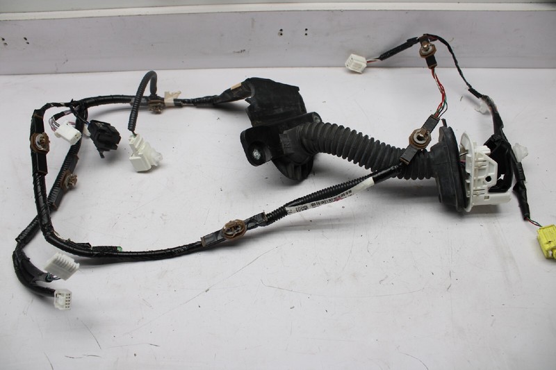 2020 - 2023 TOYOTA CAMRY FRONT RIGHT DOOR WIRE WIRING HARNESS OEM 8215106R02