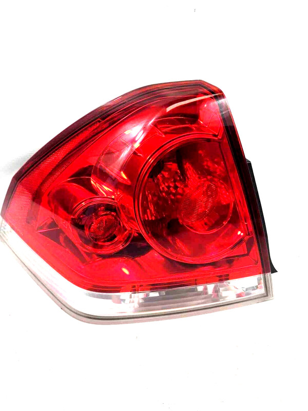 2006 Chevrolet Impala LH Driver Side Tail Light Assembly Light Scratche 15873298