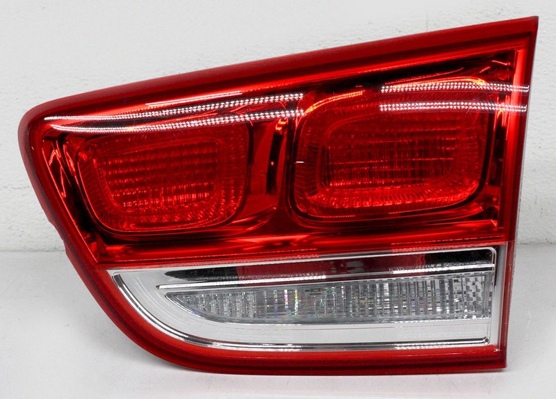 OEM Right Passenger Side Halogen Tail Lamp For KIA Sorento 92404-C6000