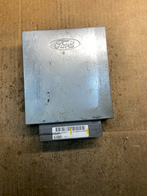2002 2003 Ford Ranger 3.0L Engine Control Unit ECU Computer Module Y4235 DG