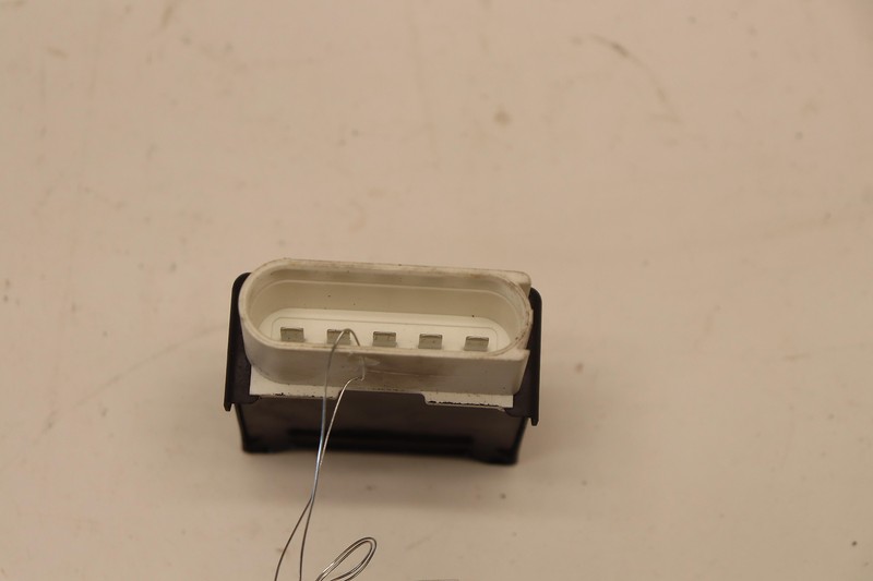 2019-2020 VOLVO XC40 FUEL PUMP CONTROL UNIT COMPUTER MODULE OEM