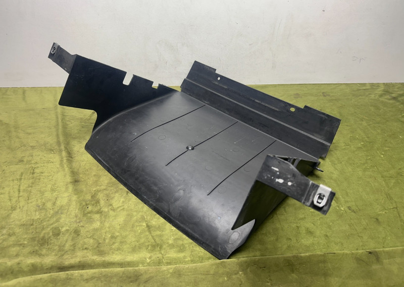 06-10 Saturn Sky Front Engine Splash Guard Lower Shield Air Baffle Duct OEM 69K