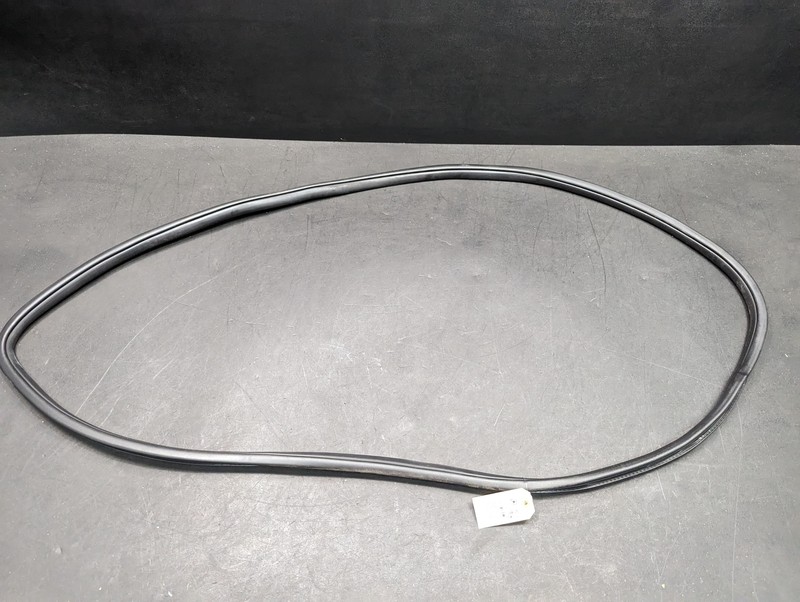 Front Left Door Body Weatherstrip 2019 Jeep Grand Cherokee 55399256AE 2011 -2021