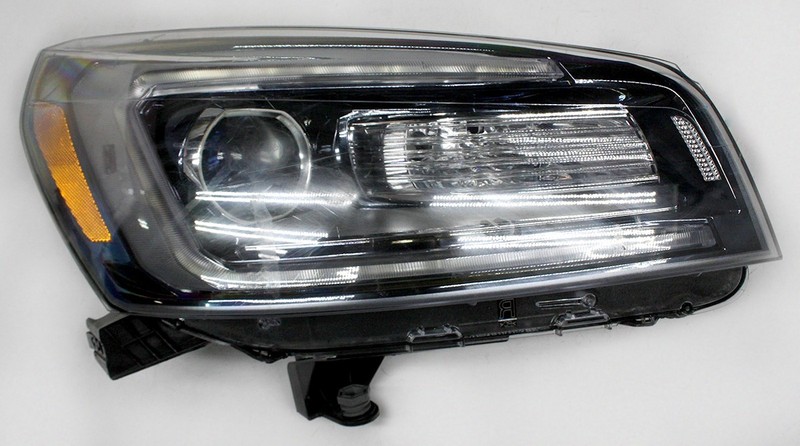 OEM Right Passenger Side Halogen Headlamp For GMC Acadia 23358995, Lens Chip