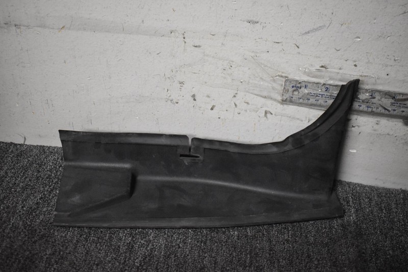 2015 RANGE ROVER TAIL LIGHT TRIM RIGHT SIDE FACTORY OEM