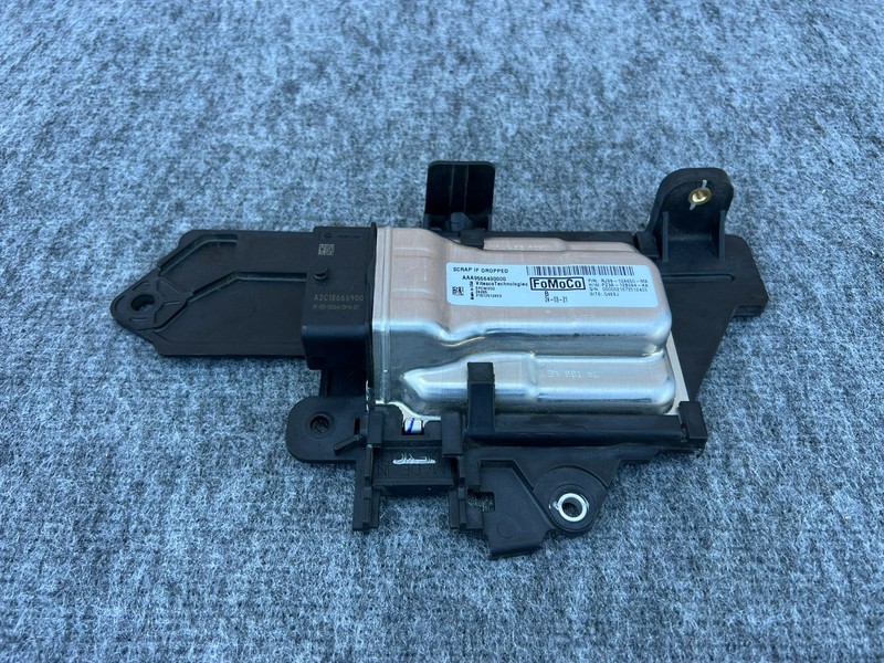 FORD MUSTANG MACH-E 2021-2024 OEM ENGINE COMPUTER MODULE UNIT ECM W/ BRACKET