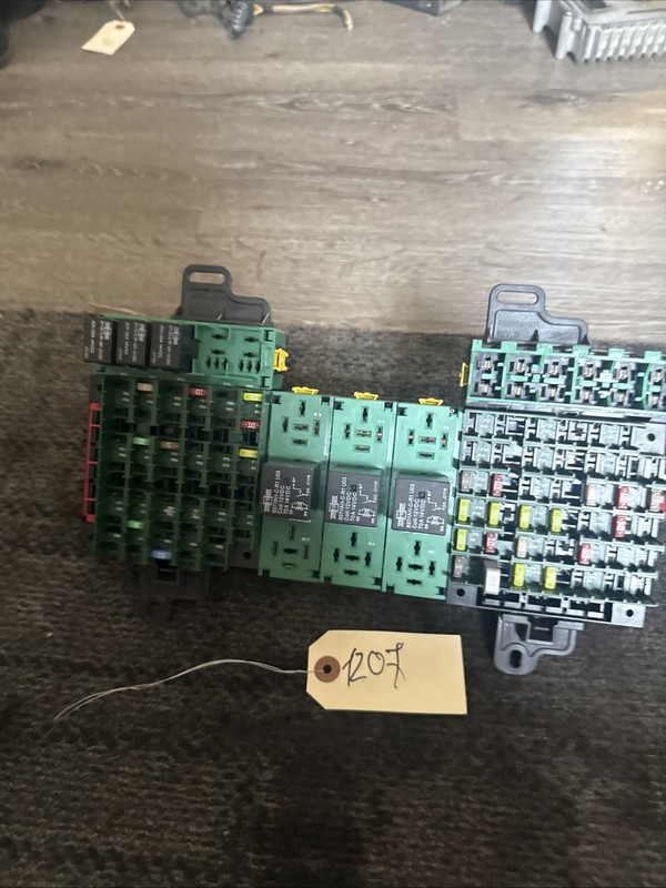 VOLVO FUSE BLOCKR60994-001 , R60995-001 , R60995-002