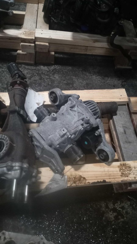 2009 Subaru Forester Differential Carrier Assembly OEM 118K Miles 4WD