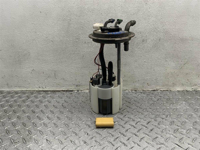 04 05 06 CHEVROLET TAHOE YUKON 5.3L FUEL PUMP OEM 323-01808