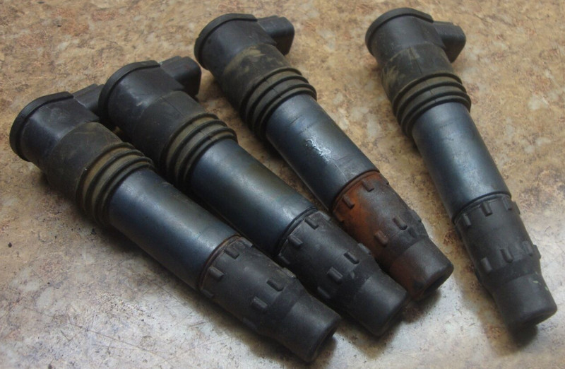 2003 Suzuki GSX-R600 GSXR6 GSXR600 Ignition Coil Packs Spark Plug 03