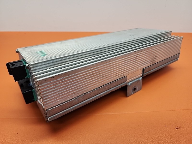 9165013 | BMW X5 X6 Amplifer Lear Radio Audio OEM | AMPT70