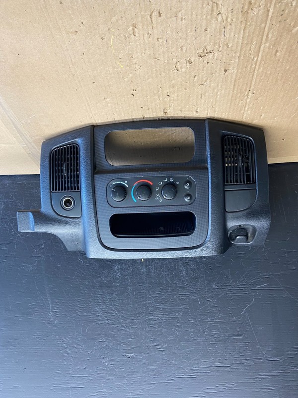 2002 to 2005 Dodge Ram Radio Climate Control Dash Air Vent Bezel Trim ad2317 DG