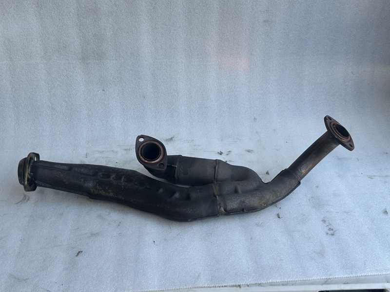 2000 2001 2002 2003 2004 TOYOTA AVALON EXHAUST INTERMEDIATE PIPE