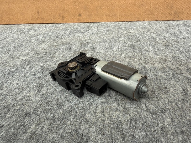KIA STINGER 2018-2023 OEM SUNROOF PANORAMIC SHADE ROLLER MOTOR ASSEMBLY