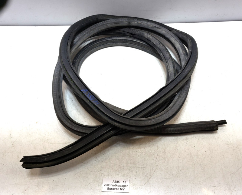 ✅ 99-03 OEM Volkswagen Eurovan MV Rear Right Sliding Door Weatherstrip Seal