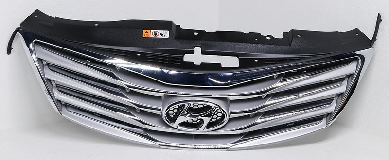OEM Hyundai Azera Grille 86350-3V000 Scratches