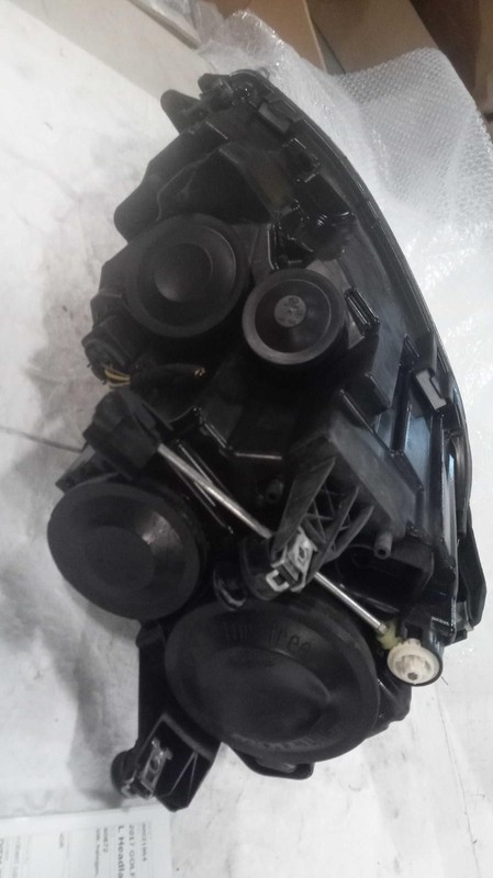 2017 Volkswagen Golf Left Blue Headlight Assembly OEM 621689, 109k Miles