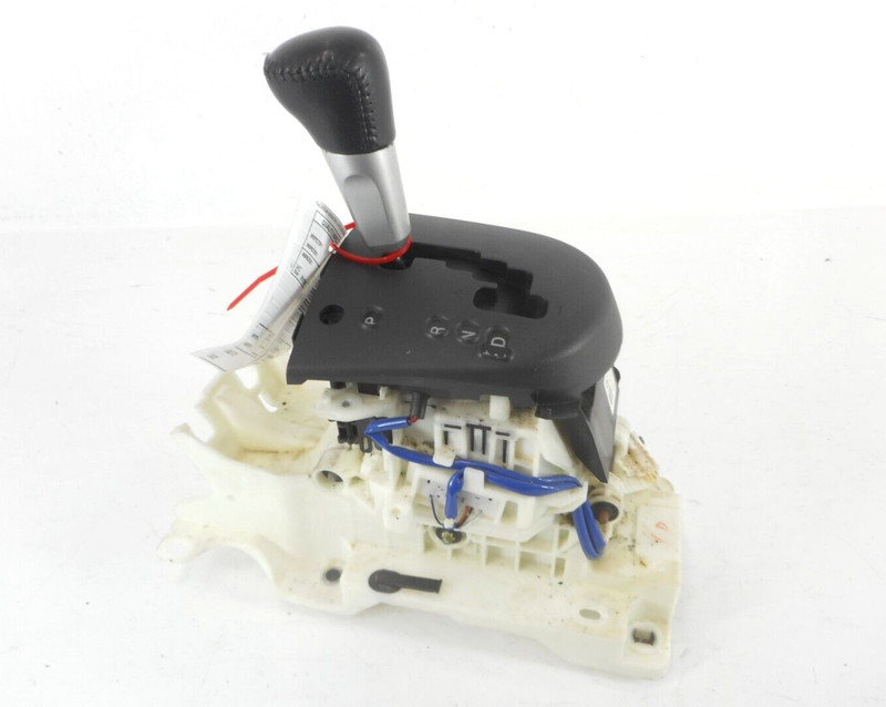 07-10 Mitsubishi Outlander Automatic Transmission Floor Shifter OEM