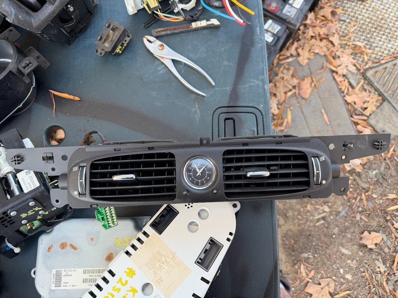 04-09 JAGUAR XJ XJ8 XJ OEM FRONT DASH HEATER A/C CENTER VENTS & BEZEL TRIM
