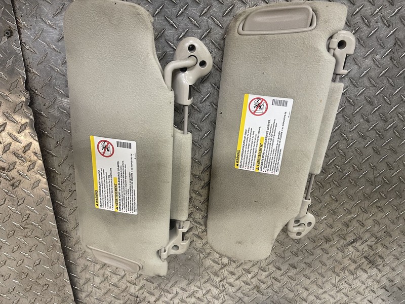 00-02 GMC Yukon Denali Sun Visor Set LH RH Oem
