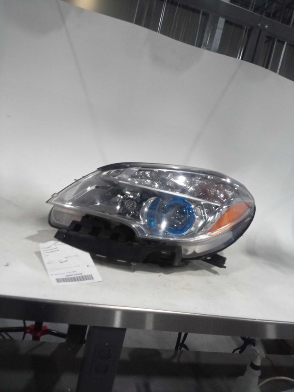 2014 Buick Encore Left Headlight Assembly Blue OEM 395937 135K Miles