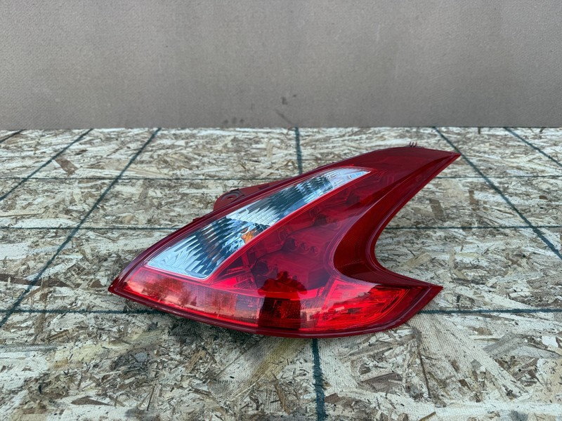 NISSAN 370Z 2009-2017 OEM RIGHT PASSENGER OUTER TAIL LIGHT ASSEMBLY