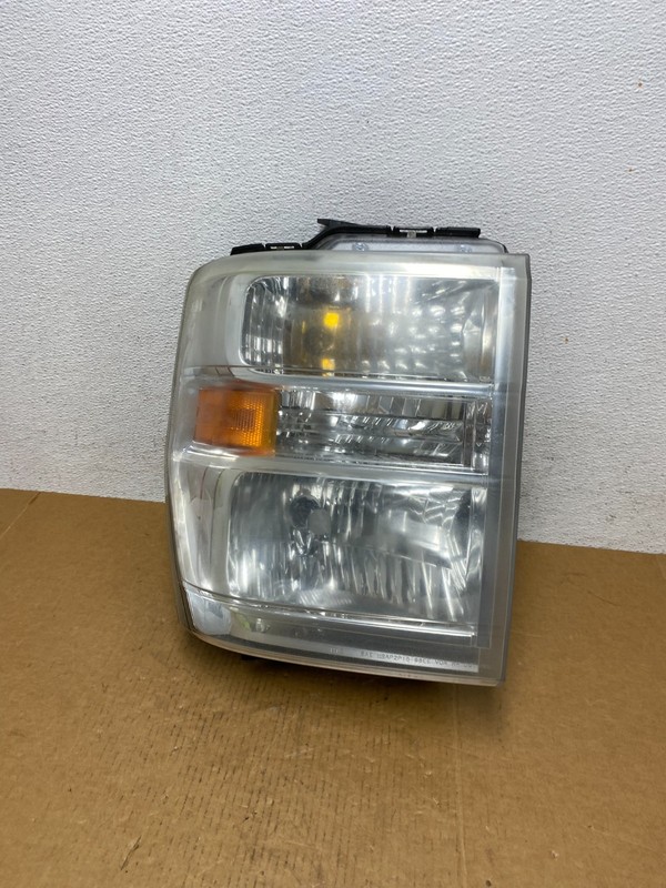 2008-2014 Ford Econoline E150 E250 E350 Right Passenger Headlight Oem AD9163 DW