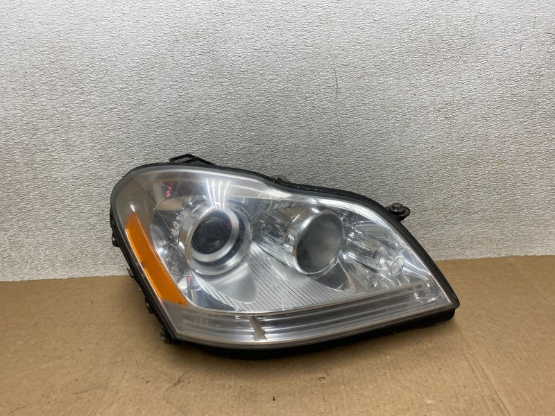 2007 to 2009 Mercedes GL-Class GL450 Right Passenger Headlight Oem W8450 DW
