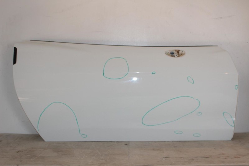 05-13 CORVETTE C6 White Passenger Right Front Hood Assembly