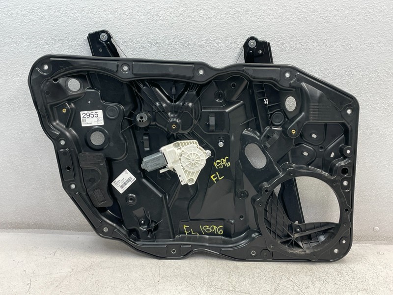 2011-2014 Porsche Cayenne S Front Left Door Window Regulator Motor 1596 OEM