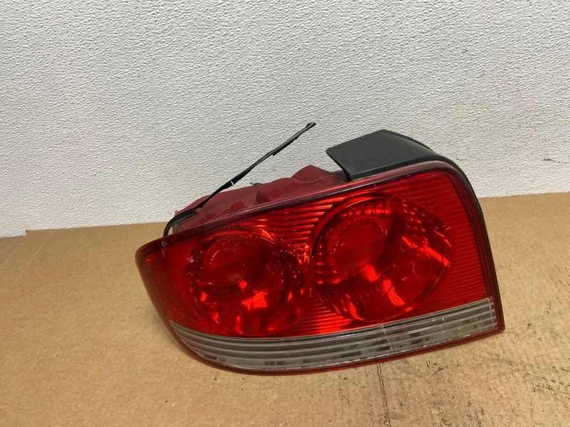 2002 to 2005 Hyundai Sonata Left Driver Lh Side Tail Light Oem AC3266 LK